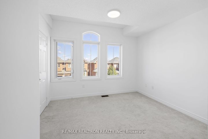 Photo 21 at 23 Pavlova Crescent, Oak Ridges, Richmond Hill