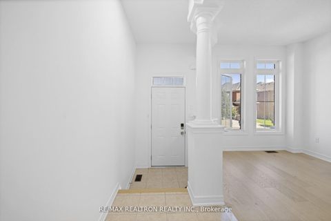 Photo 2 at 23 Pavlova Crescent, Oak Ridges, Richmond Hill