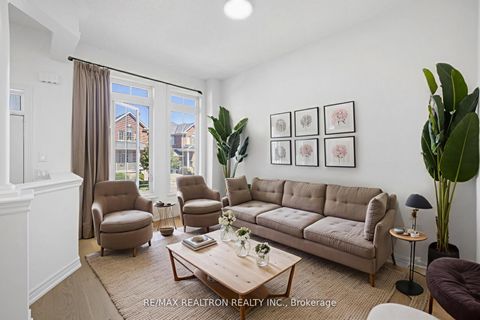 Photo 3 at 23 Pavlova Crescent, Oak Ridges, Richmond Hill