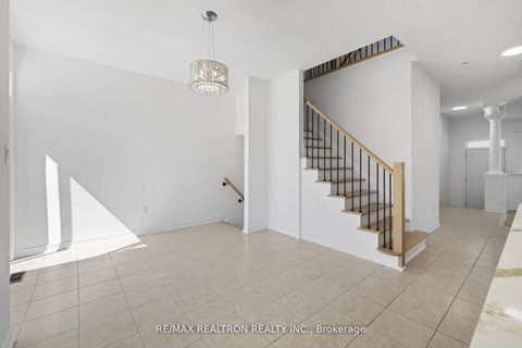 Photo 6 at 23 Pavlova Crescent, Oak Ridges, Richmond Hill