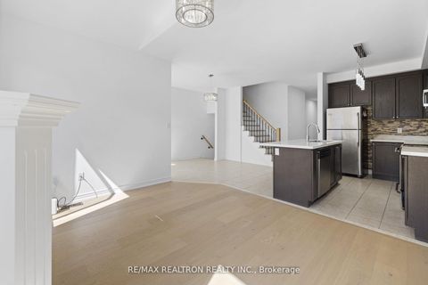 Photo 12 at 23 Pavlova Crescent, Oak Ridges, Richmond Hill