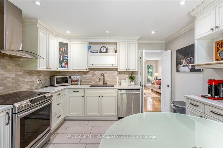 Photo 4 at 103 Quail Valley Crescent, German Mills, Markham