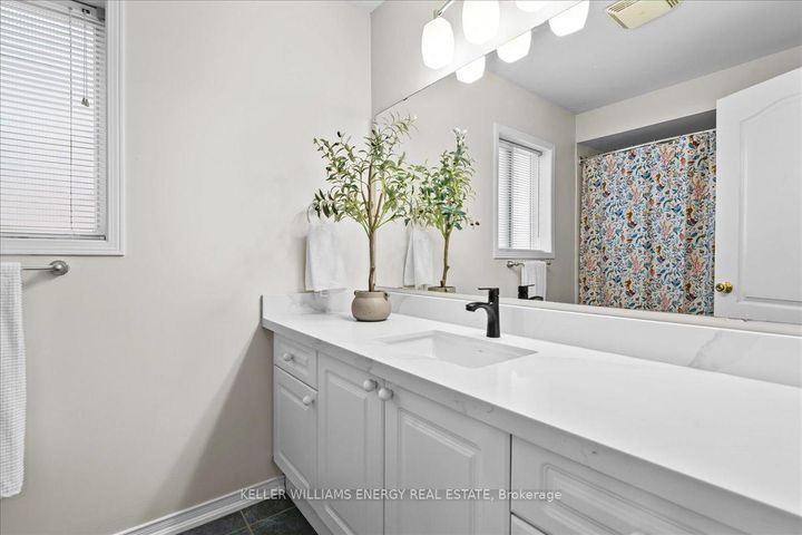 Photo 19 at 1619 Coldstream Drive, Taunton, Oshawa