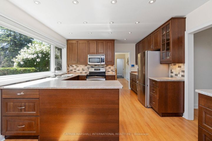 Photo 7 at 30 Hi Mount Drive, Bayview Village, Toronto