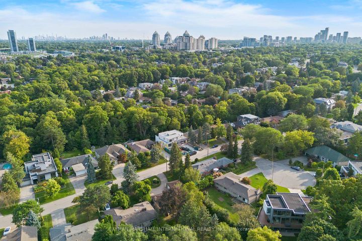 Photo 22 at 30 Hi Mount Drive, Bayview Village, Toronto