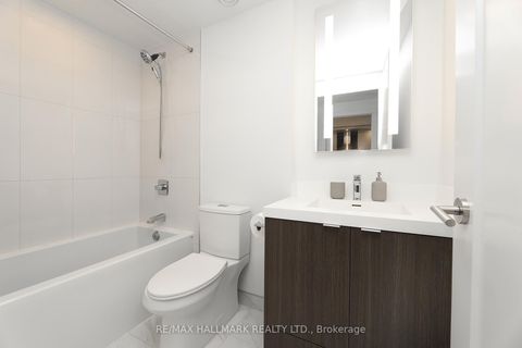 Photo 14 at 343 - 20 Inn on the Park Drive, Don Mills, Toronto