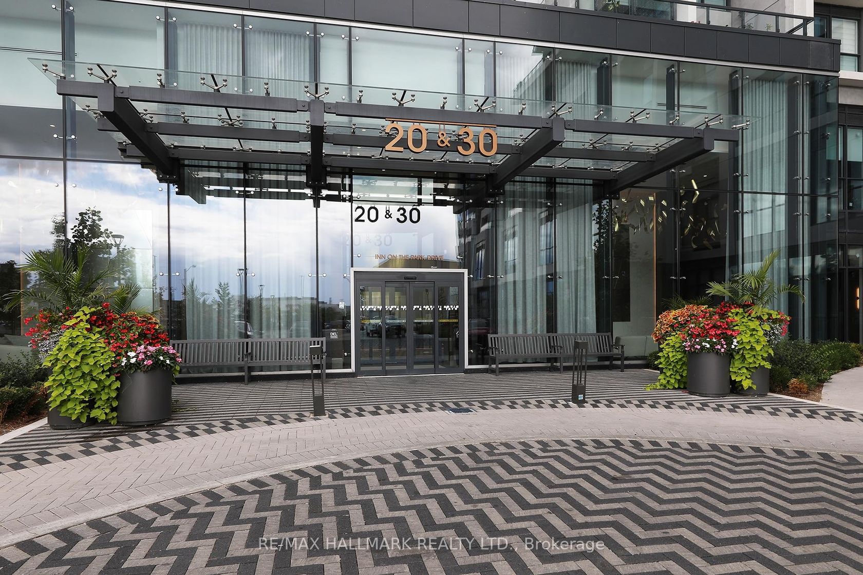 343 - 20 Inn on the Park Drive, Don Mills, Toronto by Loree Meneguzzi Real Estate 343 - 20 Inn on the Park Drive, Don Mills, Toronto