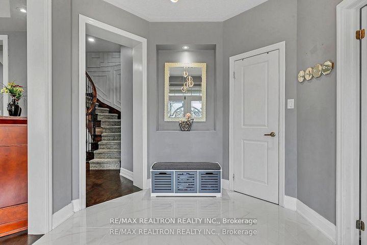 Photo 5 at 460 Gulfstream Avenue, Windfields, Oshawa