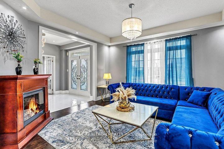 Photo 7 at 460 Gulfstream Avenue, Windfields, Oshawa