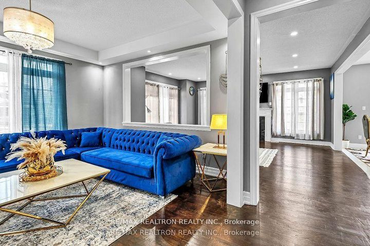 Photo 9 at 460 Gulfstream Avenue, Windfields, Oshawa