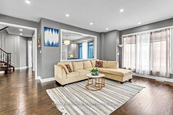 Photo 10 at 460 Gulfstream Avenue, Windfields, Oshawa