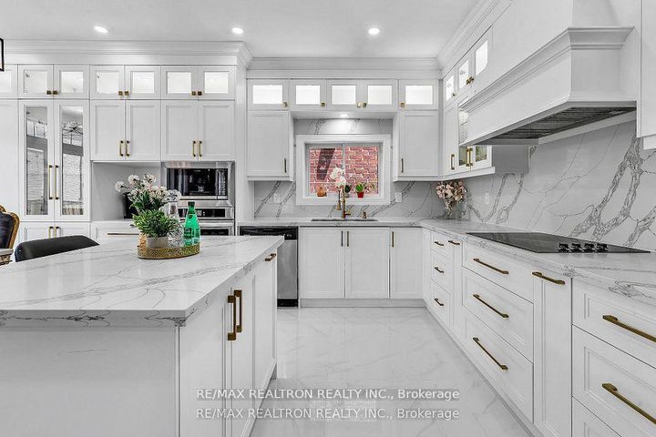 Photo 13 at 460 Gulfstream Avenue, Windfields, Oshawa