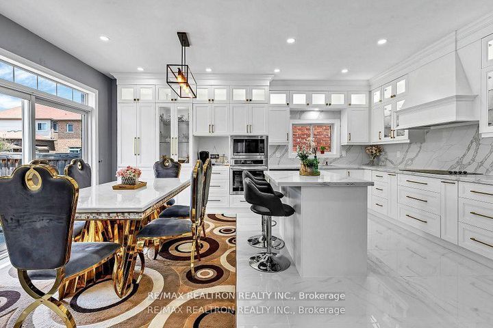 Photo 14 at 460 Gulfstream Avenue, Windfields, Oshawa