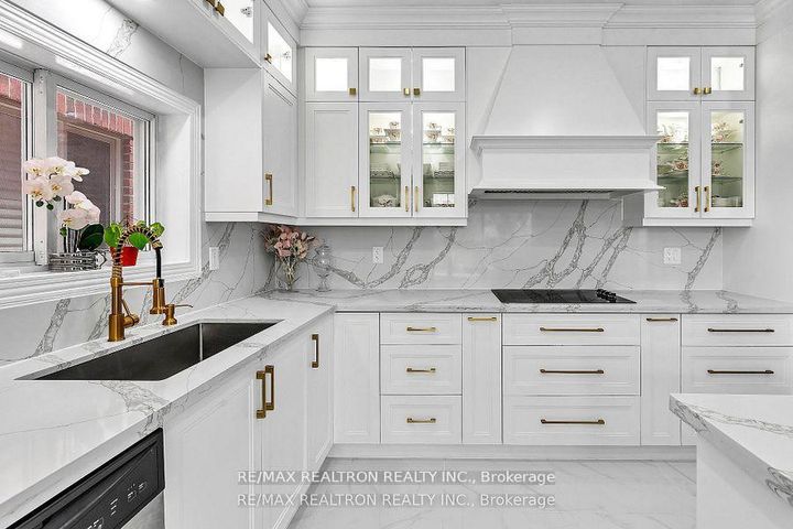 Photo 16 at 460 Gulfstream Avenue, Windfields, Oshawa