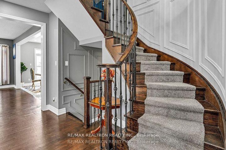 Photo 17 at 460 Gulfstream Avenue, Windfields, Oshawa