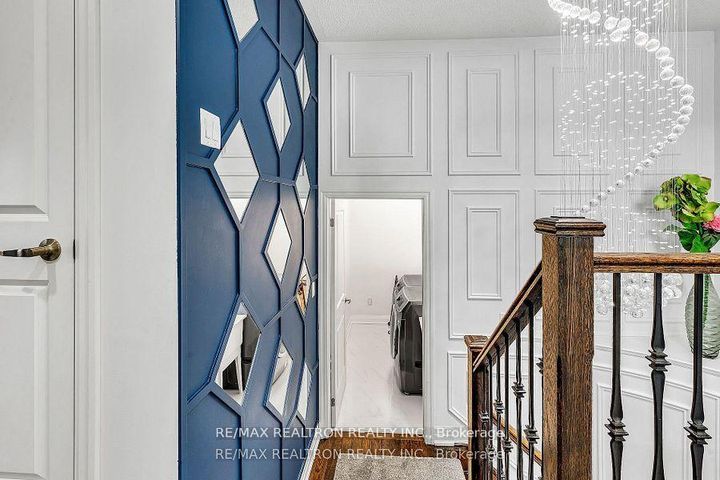 Photo 18 at 460 Gulfstream Avenue, Windfields, Oshawa