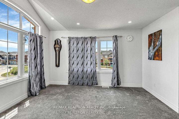 Photo 22 at 460 Gulfstream Avenue, Windfields, Oshawa