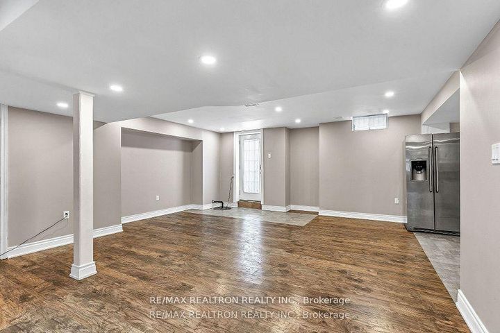 Photo 28 at 460 Gulfstream Avenue, Windfields, Oshawa