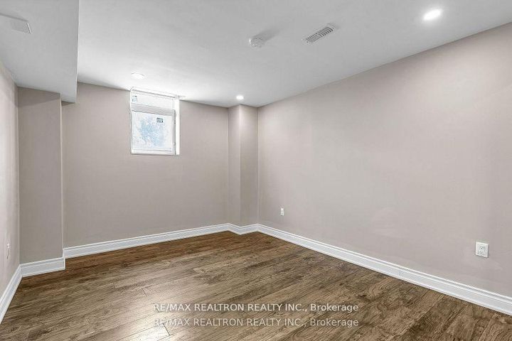 Photo 32 at 460 Gulfstream Avenue, Windfields, Oshawa