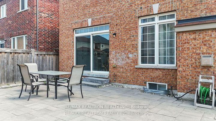 Photo 33 at 460 Gulfstream Avenue, Windfields, Oshawa