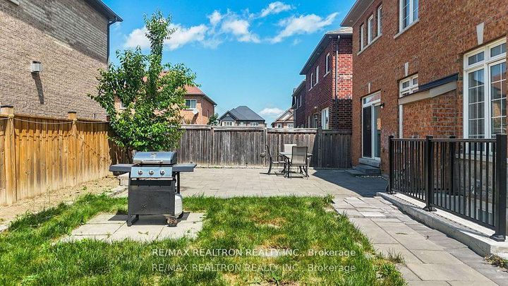 Photo 35 at 460 Gulfstream Avenue, Windfields, Oshawa
