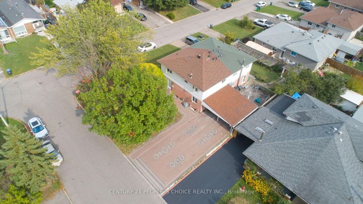 Photo 1 at 82 Davenport Crescent, Southgate, Brampton