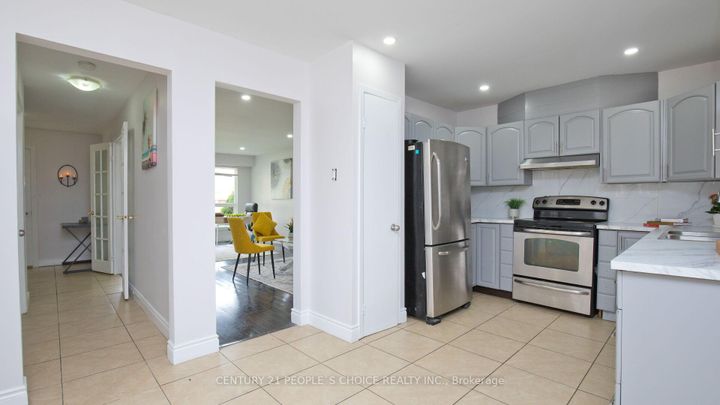 Photo 19 at 82 Davenport Crescent, Southgate, Brampton