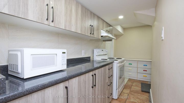 Photo 38 at 82 Davenport Crescent, Southgate, Brampton