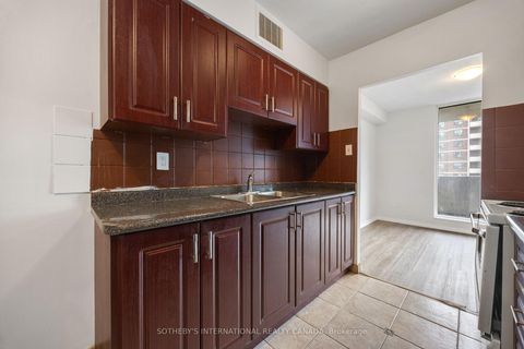 Photo 8 at 911 - 100 Prudential Drive, Dorset Park, Toronto