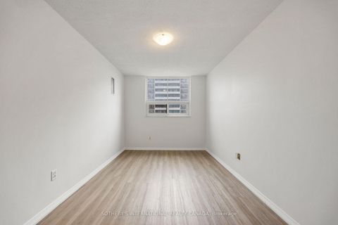 Photo 12 at 911 - 100 Prudential Drive, Dorset Park, Toronto