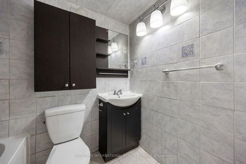 Photo 16 at 911 - 100 Prudential Drive, Dorset Park, Toronto