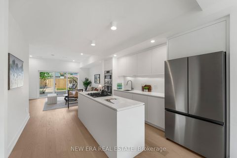 Photo 4 at 113 Bellwoods Avenue, Bellwoods, Toronto