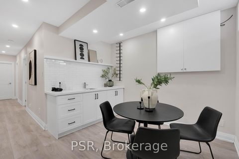 Photo 12 at 15 Wenderly Drive, Aurora Village, Aurora
