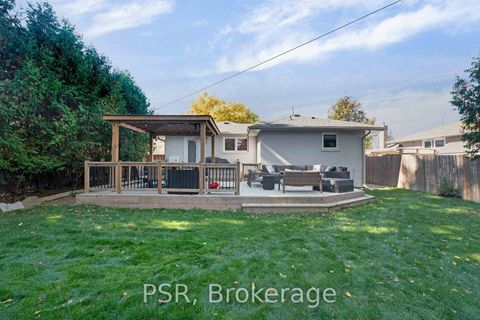 Photo 16 at 15 Wenderly Drive, Aurora Village, Aurora