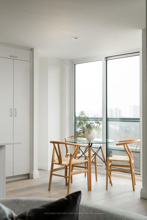 Photo 7 at 801 - 285 Avenue Road, St. Clair, Toronto