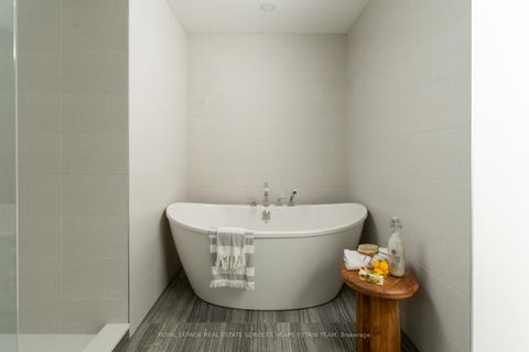 Photo 13 at 801 - 285 Avenue Road, St. Clair, Toronto