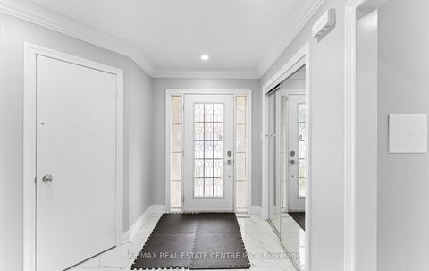 Photo 4 at 32 - 32 Viewcrest Circle, Clairville, Toronto