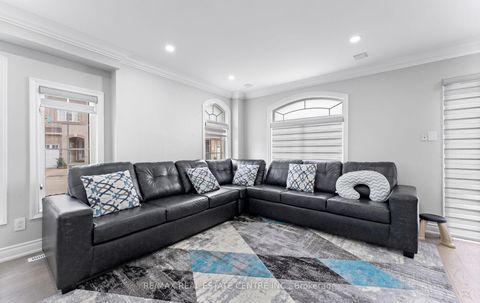 Photo 7 at 32 - 32 Viewcrest Circle, Clairville, Toronto