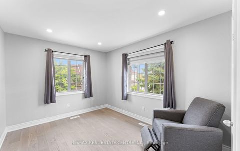 Photo 29 at 32 - 32 Viewcrest Circle, Clairville, Toronto