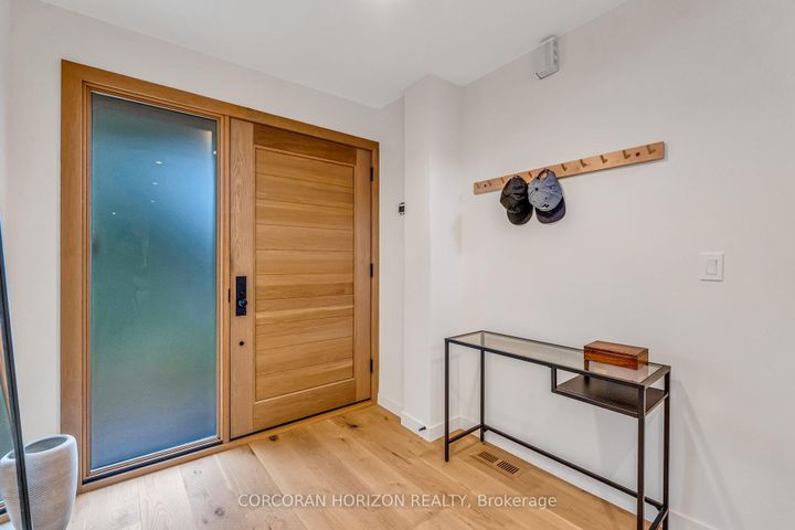 Photo 2 at 12 Barvale Court, West Deane, Toronto