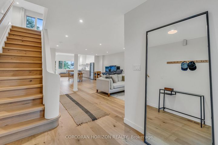 Photo 3 at 12 Barvale Court, West Deane, Toronto