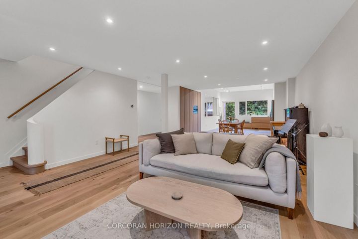 Photo 6 at 12 Barvale Court, West Deane, Toronto