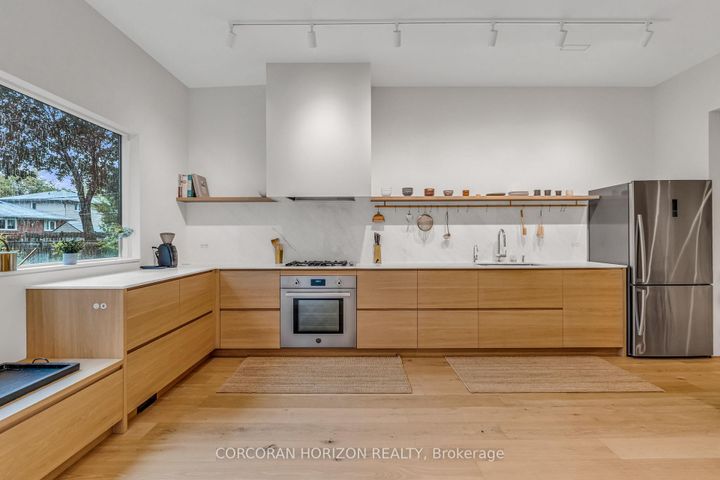 Photo 11 at 12 Barvale Court, West Deane, Toronto