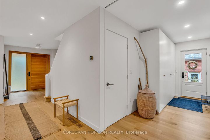 Photo 13 at 12 Barvale Court, West Deane, Toronto