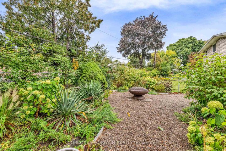 Photo 37 at 12 Barvale Court, West Deane, Toronto