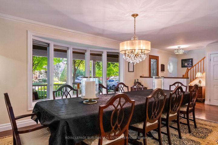 Photo 7 at 1318 Hillview Crescent, FA Falgarwood, Oakville
