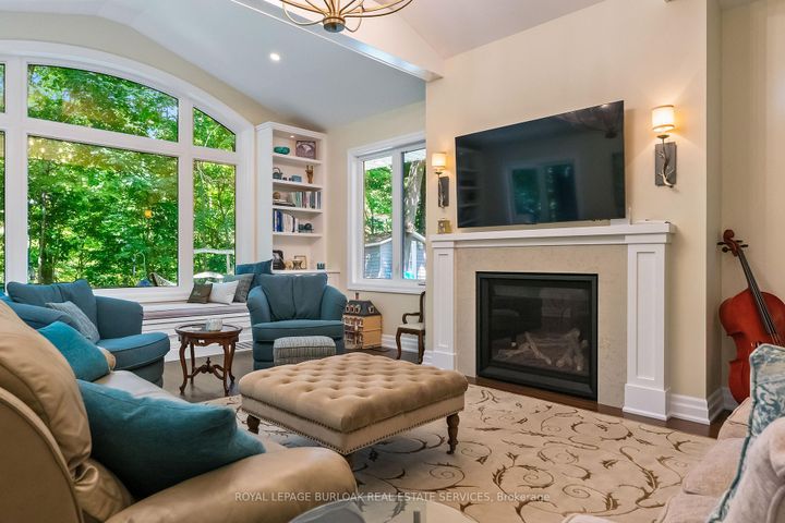 Photo 17 at 1318 Hillview Crescent, FA Falgarwood, Oakville