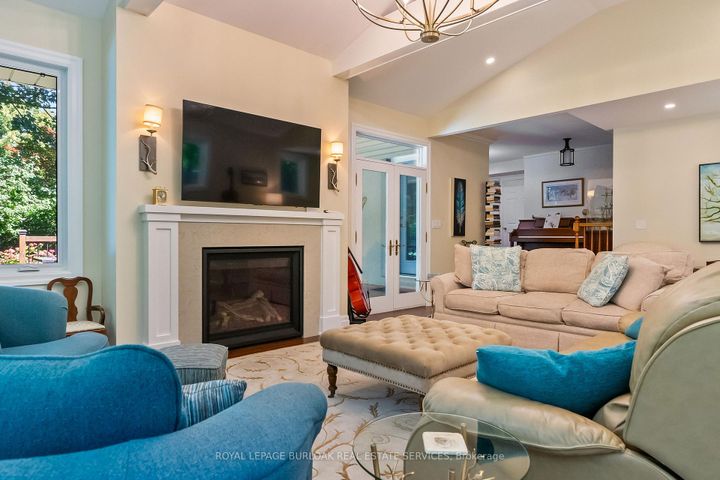 Photo 18 at 1318 Hillview Crescent, FA Falgarwood, Oakville