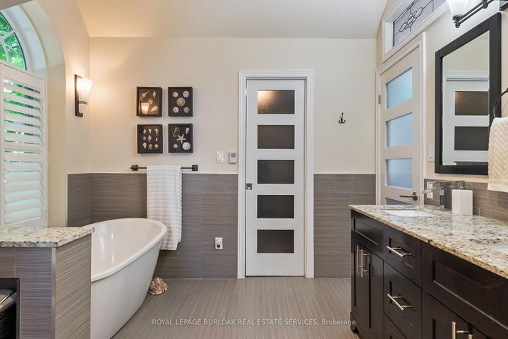 Photo 25 at 1318 Hillview Crescent, FA Falgarwood, Oakville