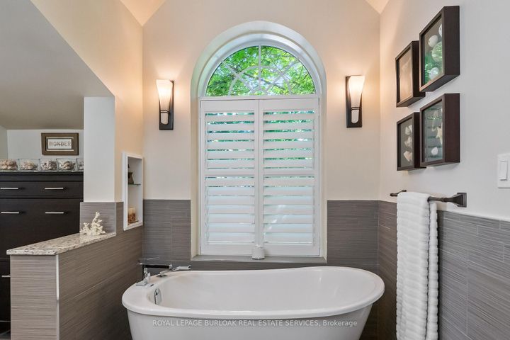 Photo 26 at 1318 Hillview Crescent, FA Falgarwood, Oakville